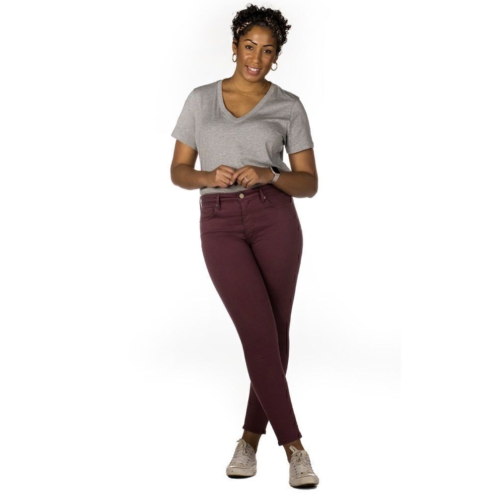 NWT Revtown Decade Denim Super Skinny Jeans in Claret, Size 32 Regular